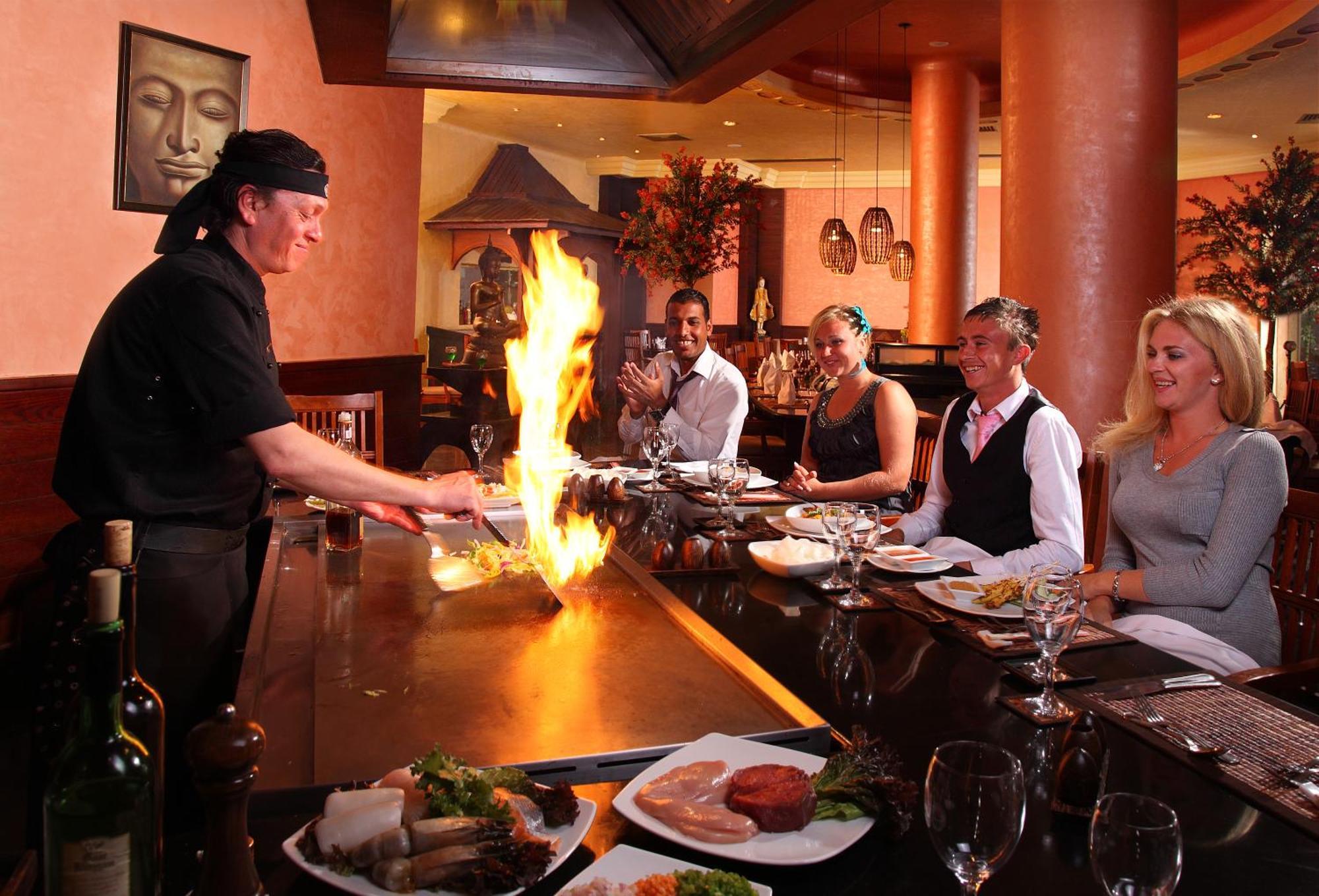 Xperience Kiroseiz Aquapark Premier-Naama Bay Otel Şarm El-Şeyh Dış mekan fotoğraf A Japanese restaurant in the United States